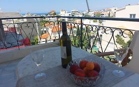 Sea view,big&comfortable appartment in Voula