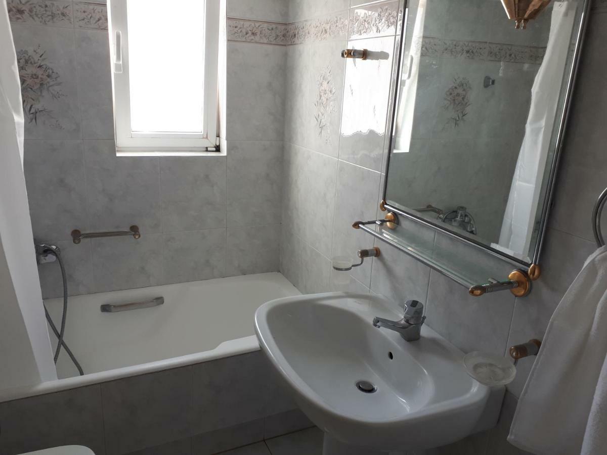 Sea view,big&comfortable appartment in Voula Atene Esterno foto